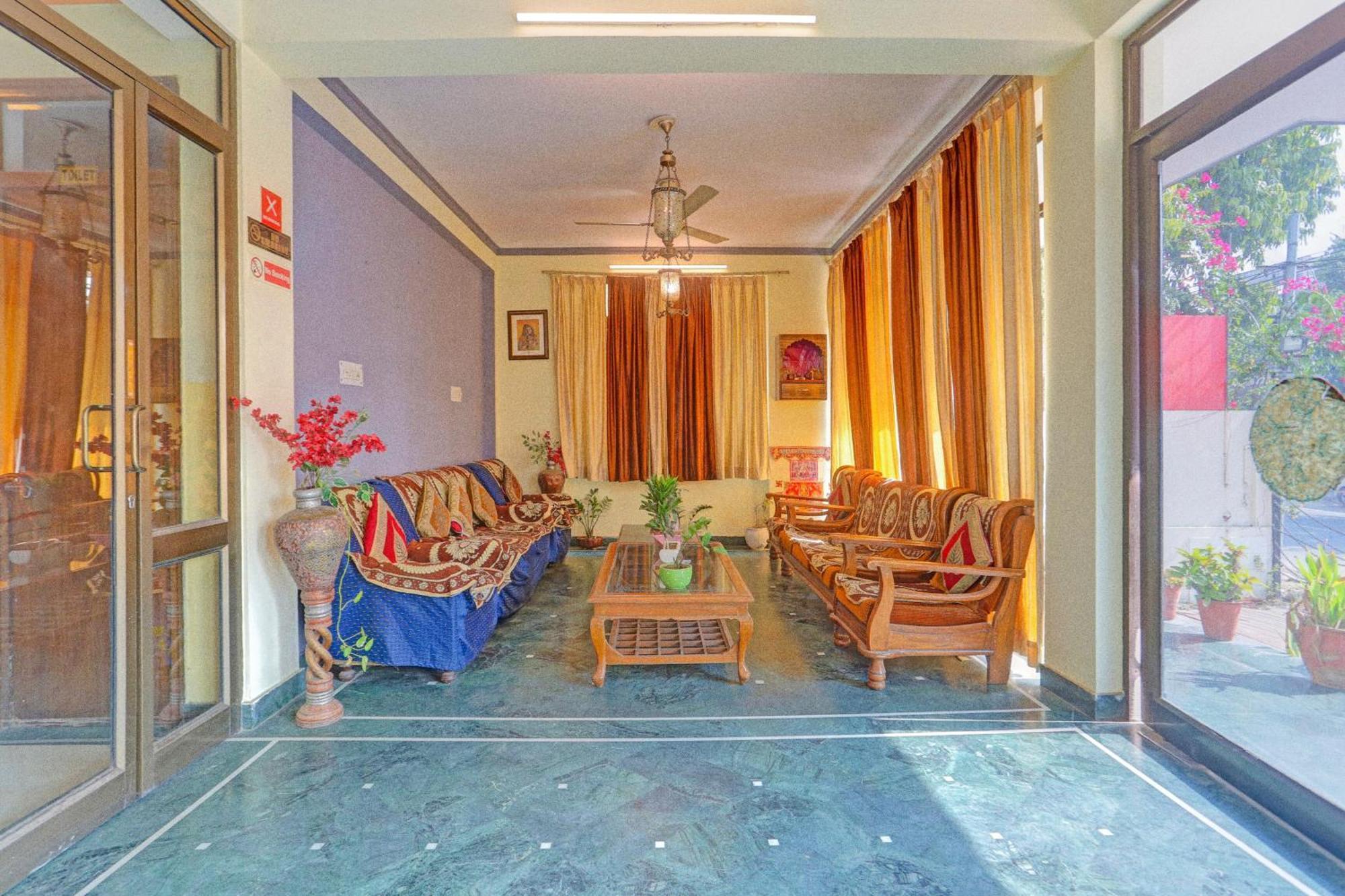 Super Collection O Bani Park Near Collectorate Circle Formerly Anuja Palace 자이푸르 외부 사진