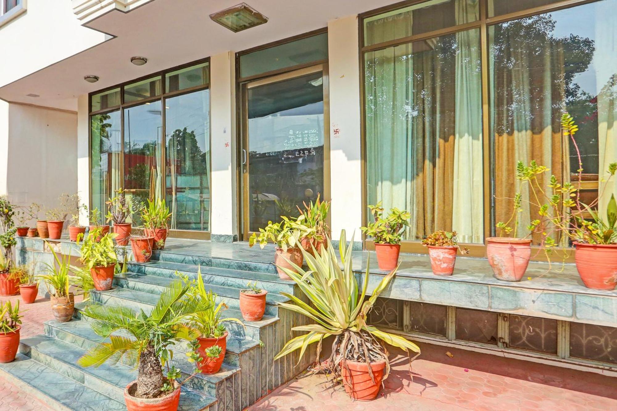 Super Collection O Bani Park Near Collectorate Circle Formerly Anuja Palace 자이푸르 외부 사진